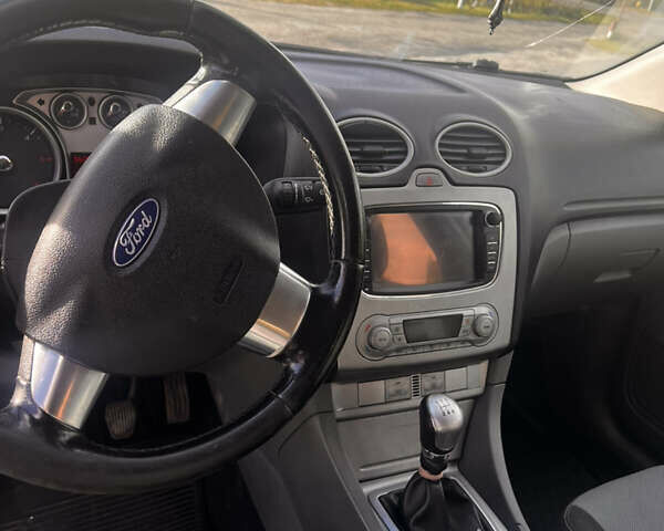 Форд Фокус 2009 в Львове на Automoto.ua Серый Форд Фокус, объемом двигателя 1.8 л и пробегом 231 тыс. км за 4700 $, фото 12 на Automoto.ua