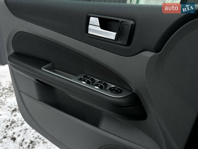 Сірий Форд Фокус, об'ємом двигуна 1.8 л та пробігом 207 тис. км за 6500 $, фото 24 на Automoto.ua