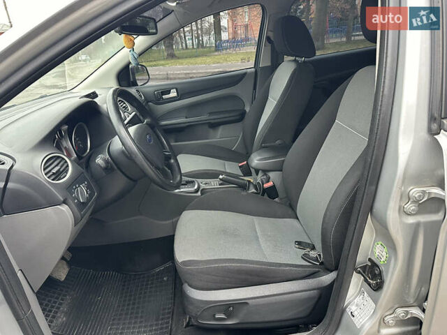 Серый Форд Фокус, объемом двигателя 2 л и пробегом 165 тыс. км за 7300 $, фото 33 на Automoto.ua