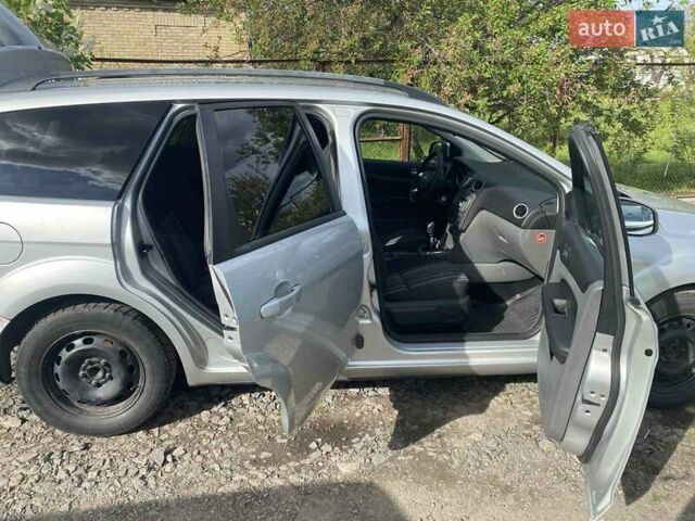 Форд Фокус 2009 у Києві на Automoto.ua Сірий Форд Фокус, об'ємом двигуна 1.6 л та пробігом 268 тис. км за 4799 $, фото 2 на Automoto.ua