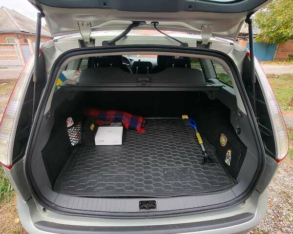 Серый Форд Фокус, объемом двигателя 1.6 л и пробегом 220 тыс. км за 6700 $, фото 9 на Automoto.ua