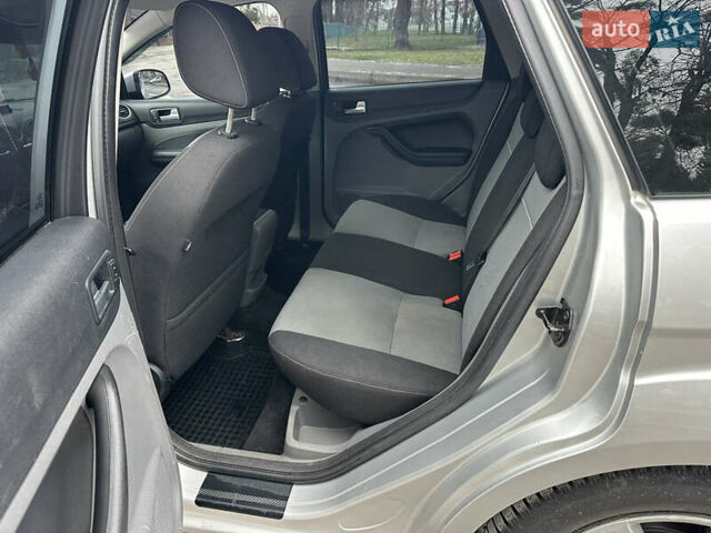 Серый Форд Фокус, объемом двигателя 2 л и пробегом 165 тыс. км за 7300 $, фото 36 на Automoto.ua