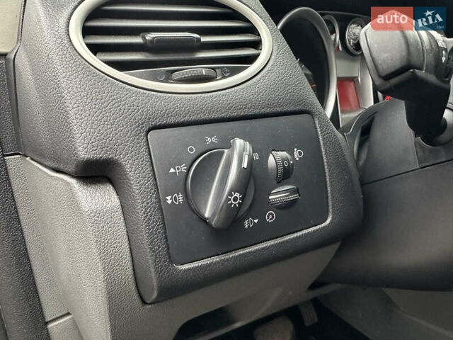 Серый Форд Фокус, объемом двигателя 2 л и пробегом 165 тыс. км за 7300 $, фото 32 на Automoto.ua