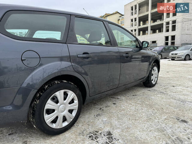 Сірий Форд Фокус, об'ємом двигуна 1.6 л та пробігом 175 тис. км за 4850 $, фото 13 на Automoto.ua