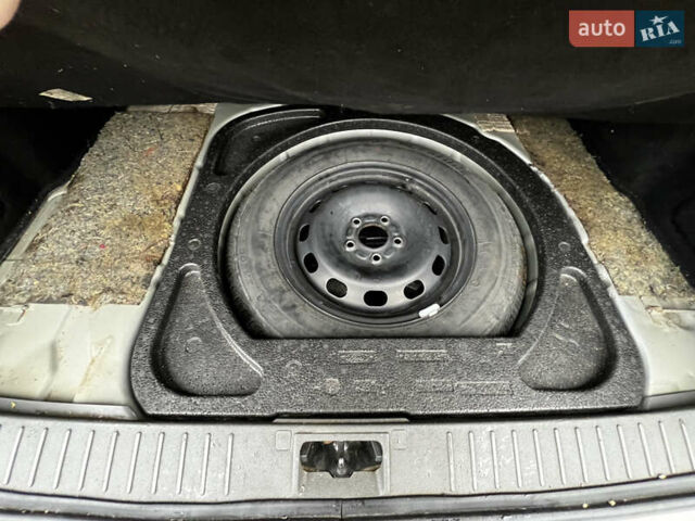 Сірий Форд Фокус, об'ємом двигуна 1.6 л та пробігом 270 тис. км за 3999 $, фото 15 на Automoto.ua