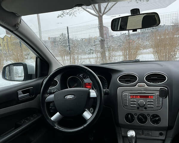 Сірий Форд Фокус, об'ємом двигуна 1.75 л та пробігом 285 тис. км за 5300 $, фото 7 на Automoto.ua