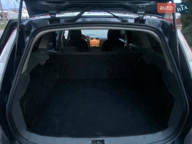 Серый Форд Фокус, объемом двигателя 1.6 л и пробегом 190 тыс. км за 5350 $, фото 12 на Automoto.ua