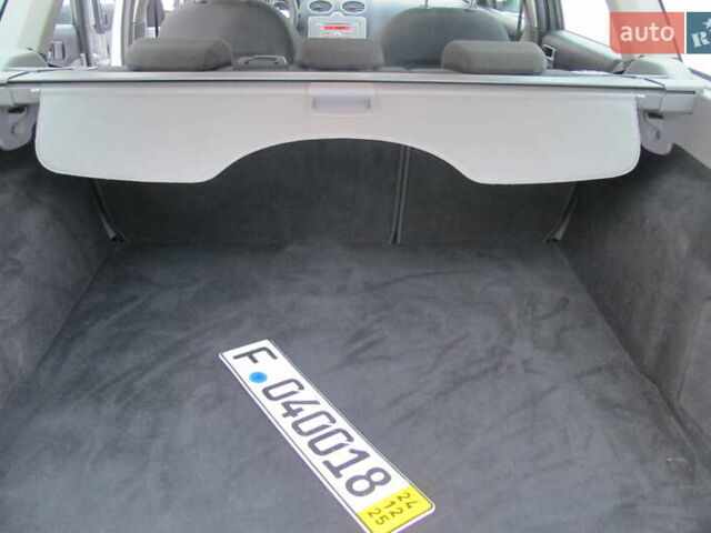 Серый Форд Фокус, объемом двигателя 1.6 л и пробегом 191 тыс. км за 6100 $, фото 12 на Automoto.ua