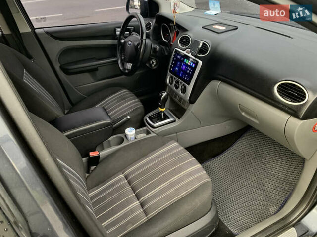 Сірий Форд Фокус, об'ємом двигуна 2 л та пробігом 211 тис. км за 6400 $, фото 11 на Automoto.ua