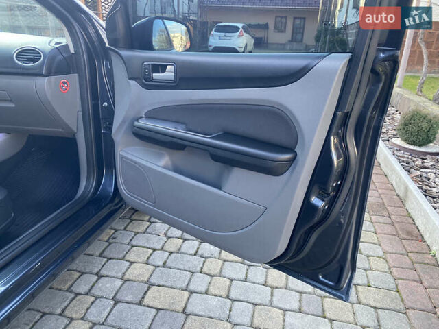 Серый Форд Фокус, объемом двигателя 1.8 л и пробегом 287 тыс. км за 5200 $, фото 26 на Automoto.ua