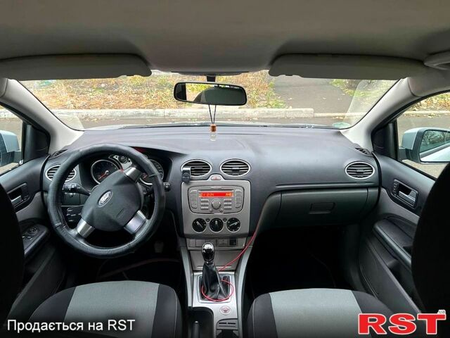 Серый Форд Фокус, объемом двигателя 1.6 л и пробегом 190 тыс. км за 6300 $, фото 7 на Automoto.ua