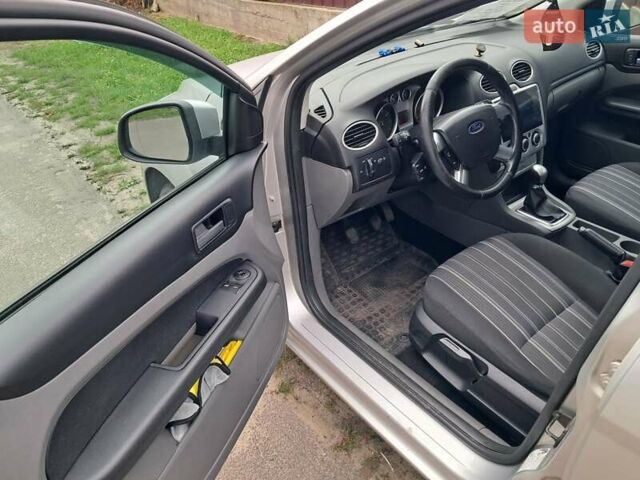 Форд Фокус 2009 в Вараш (Кузнецовск) на Automoto.ua Серый Форд Фокус, объемом двигателя 1.6 л и пробегом 286 тыс. км за 5400 $, фото 4 на Automoto.ua