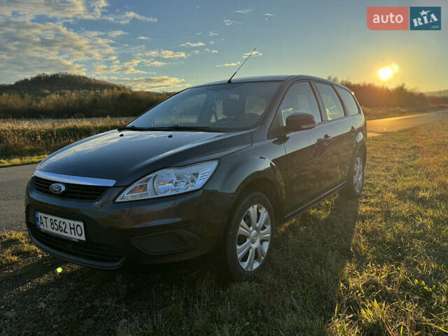 Серый Форд Фокус, объемом двигателя 1.6 л и пробегом 173 тыс. км за 5300 $, фото 1 на Automoto.ua