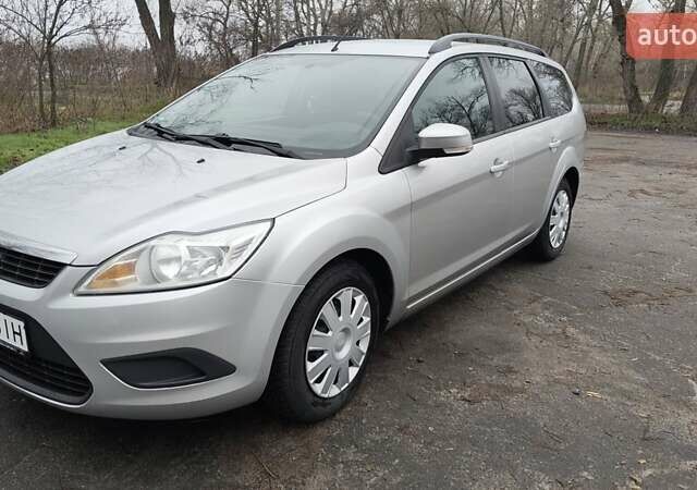 Серый Форд Фокус, объемом двигателя 1.6 л и пробегом 224 тыс. км за 6200 $, фото 2 на Automoto.ua