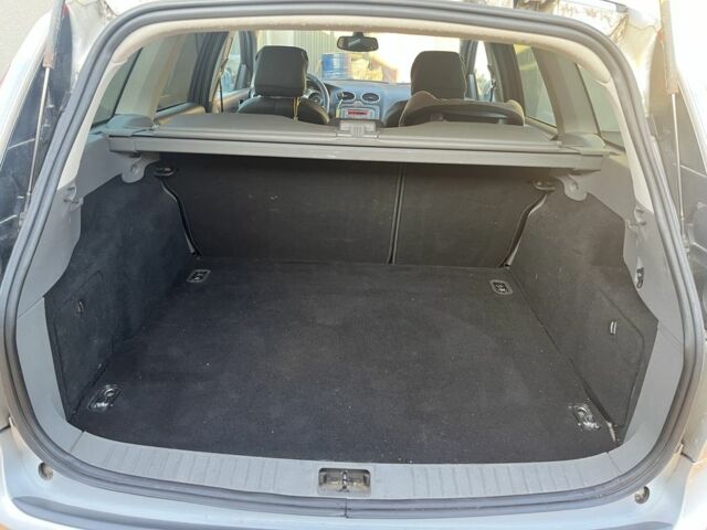 Серый Форд Фокус, объемом двигателя 1.8 л и пробегом 356 тыс. км за 4800 $, фото 10 на Automoto.ua