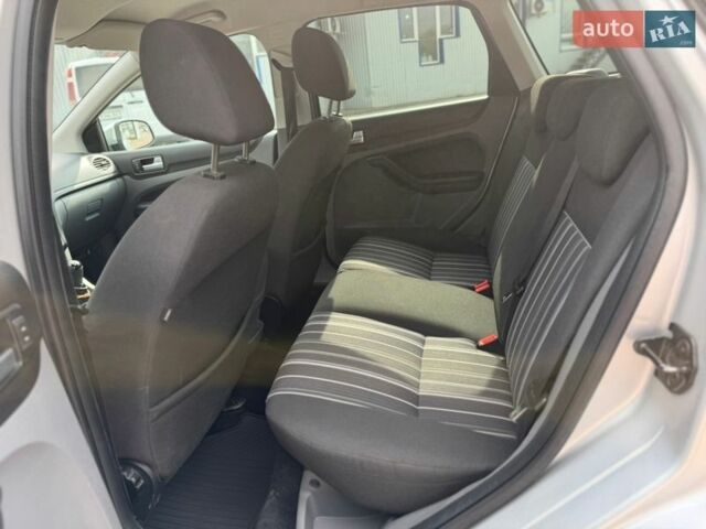 Сірий Форд Фокус, об'ємом двигуна 1.6 л та пробігом 270 тис. км за 5399 $, фото 25 на Automoto.ua