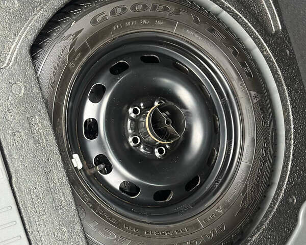 Серый Форд Фокус, объемом двигателя 0 л и пробегом 203 тыс. км за 5900 $, фото 12 на Automoto.ua