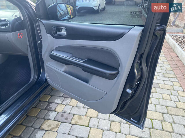 Серый Форд Фокус, объемом двигателя 1.8 л и пробегом 287 тыс. км за 5200 $, фото 41 на Automoto.ua