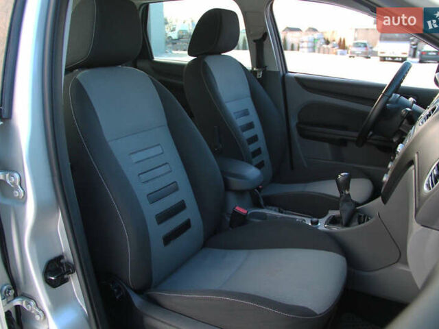 Сірий Форд Фокус, об'ємом двигуна 1.6 л та пробігом 251 тис. км за 4750 $, фото 14 на Automoto.ua