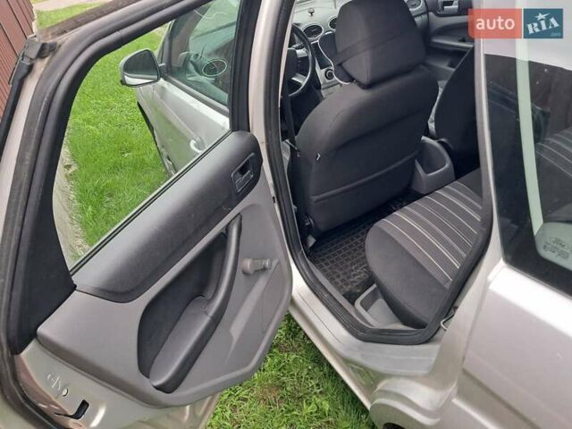 Форд Фокус 2009 в Вараш (Кузнецовск) на Automoto.ua Серый Форд Фокус, объемом двигателя 1.6 л и пробегом 286 тыс. км за 5400 $, фото 2 на Automoto.ua