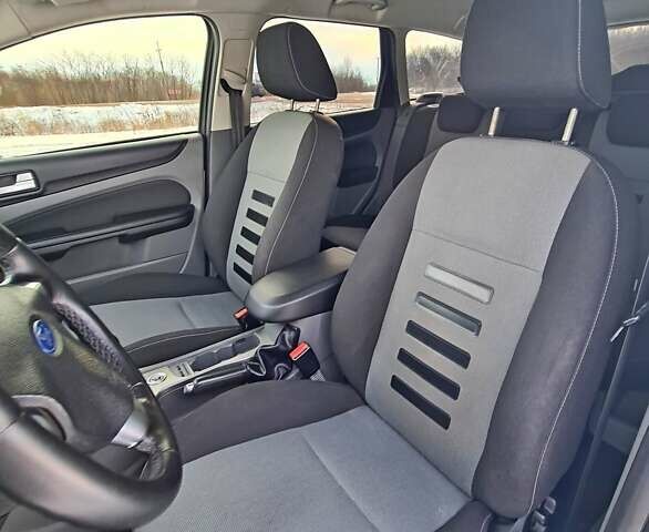 Сірий Форд Фокус, об'ємом двигуна 1.6 л та пробігом 260 тис. км за 6200 $, фото 16 на Automoto.ua