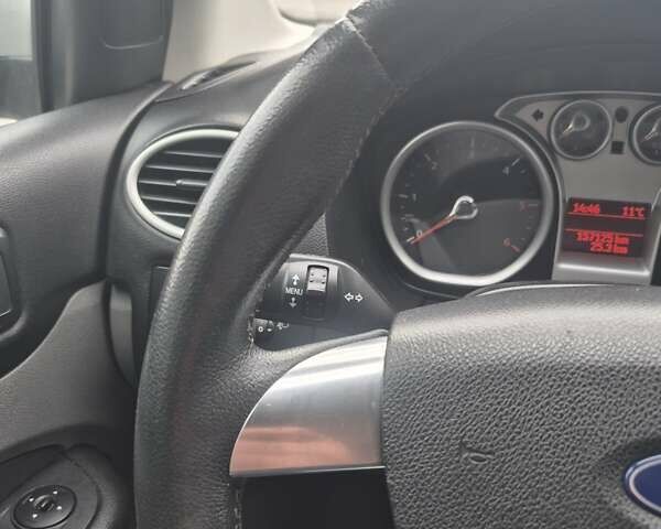 Серый Форд Фокус, объемом двигателя 1.6 л и пробегом 157 тыс. км за 5500 $, фото 5 на Automoto.ua