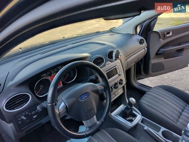 Сірий Форд Фокус, об'ємом двигуна 1.6 л та пробігом 210 тис. км за 6000 $, фото 9 на Automoto.ua