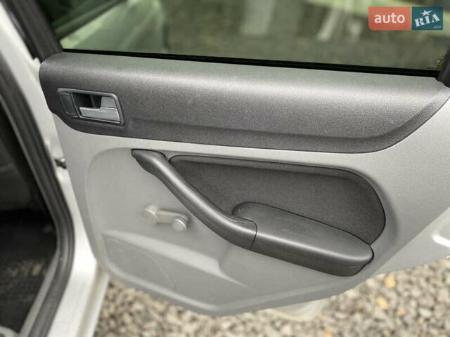 Серый Форд Фокус, объемом двигателя 1.6 л и пробегом 174 тыс. км за 4599 $, фото 38 на Automoto.ua