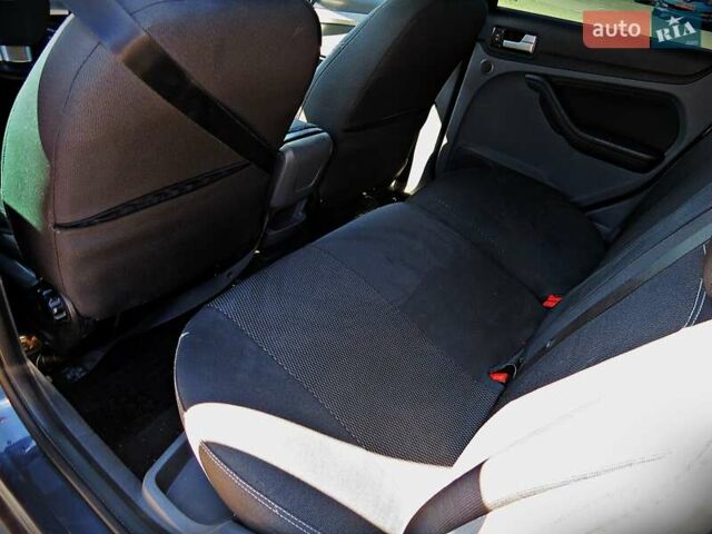 Серый Форд Фокус, объемом двигателя 2 л и пробегом 267 тыс. км за 6950 $, фото 10 на Automoto.ua