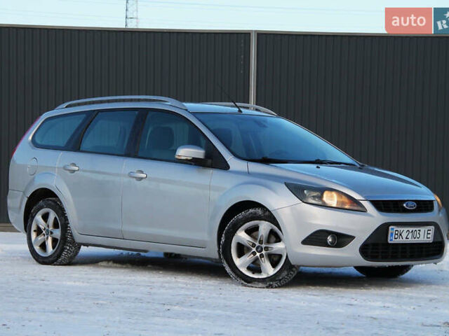 Сірий Форд Фокус, об'ємом двигуна 1.6 л та пробігом 251 тис. км за 4750 $, фото 1 на Automoto.ua