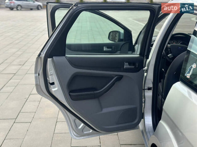 Сірий Форд Фокус, об'ємом двигуна 1.8 л та пробігом 196 тис. км за 6300 $, фото 12 на Automoto.ua