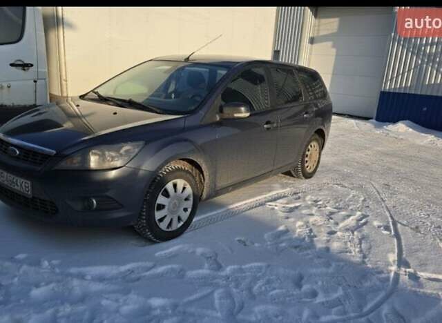 Серый Форд Фокус, объемом двигателя 1.6 л и пробегом 300 тыс. км за 2900 $, фото 1 на Automoto.ua
