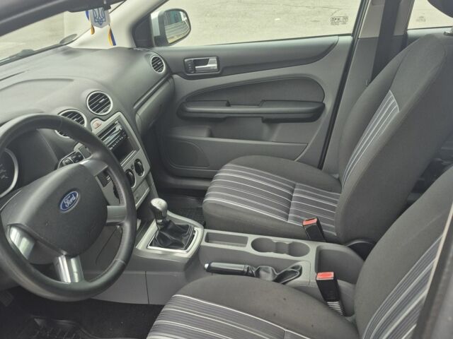 Серый Форд Фокус, объемом двигателя 0 л и пробегом 157 тыс. км за 5999 $, фото 5 на Automoto.ua