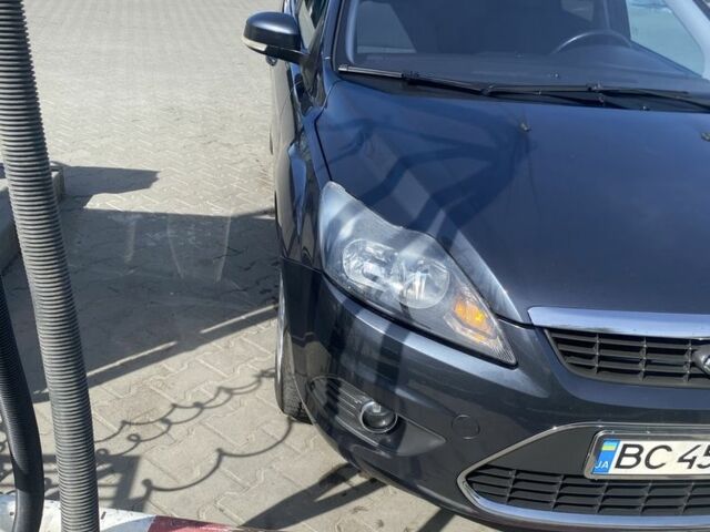 Серый Форд Фокус, объемом двигателя 1.6 л и пробегом 220 тыс. км за 5750 $, фото 1 на Automoto.ua