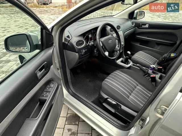 Сірий Форд Фокус, об'ємом двигуна 1.6 л та пробігом 258 тис. км за 5700 $, фото 22 на Automoto.ua