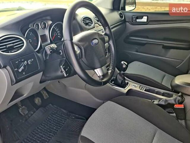 Сірий Форд Фокус, об'ємом двигуна 1.6 л та пробігом 260 тис. км за 6200 $, фото 12 на Automoto.ua