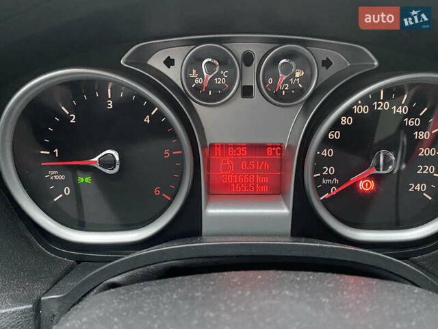 Серый Форд Фокус, объемом двигателя 2 л и пробегом 301 тыс. км за 5700 $, фото 3 на Automoto.ua