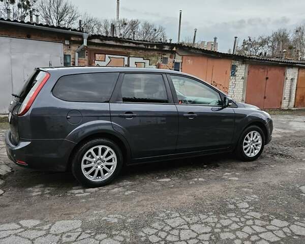 Серый Форд Фокус, объемом двигателя 1.56 л и пробегом 233 тыс. км за 5100 $, фото 5 на Automoto.ua