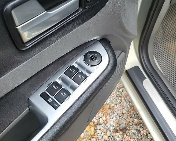 Серый Форд Фокус, объемом двигателя 1.6 л и пробегом 220 тыс. км за 6700 $, фото 6 на Automoto.ua