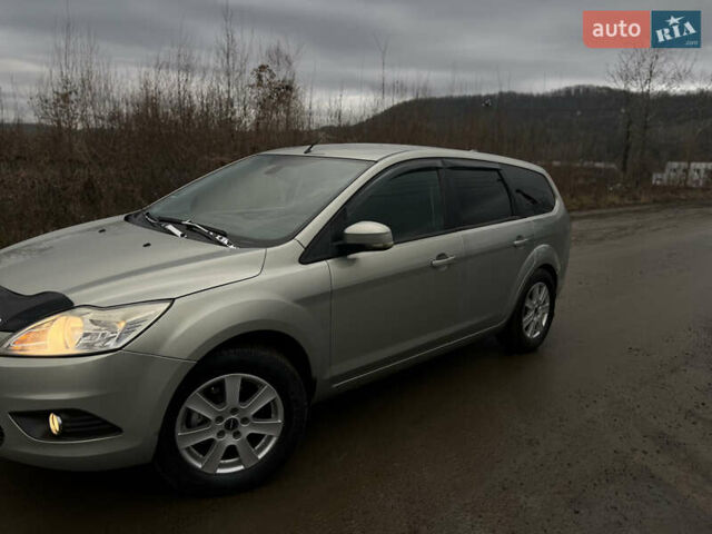 Сірий Форд Фокус, об'ємом двигуна 1.6 л та пробігом 270 тис. км за 3999 $, фото 1 на Automoto.ua