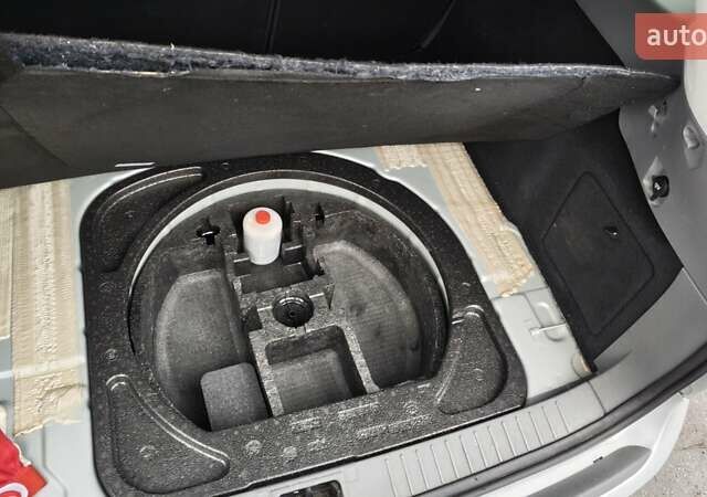 Серый Форд Фокус, объемом двигателя 1.6 л и пробегом 224 тыс. км за 6200 $, фото 10 на Automoto.ua