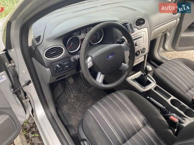 Форд Фокус 2009 у Києві на Automoto.ua Сірий Форд Фокус, об'ємом двигуна 1.6 л та пробігом 268 тис. км за 4799 $, фото 3 на Automoto.ua