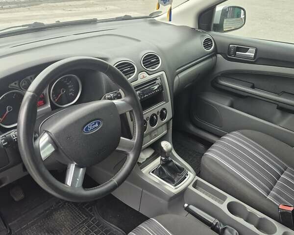 Серый Форд Фокус, объемом двигателя 1.6 л и пробегом 157 тыс. км за 4999 $, фото 19 на Automoto.ua