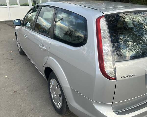 Форд Фокус 2009 в Калуше на Automoto.ua Серый Форд Фокус, объемом двигателя 1.6 л и пробегом 131 тыс. км за 6900 $, фото 15 на Automoto.ua