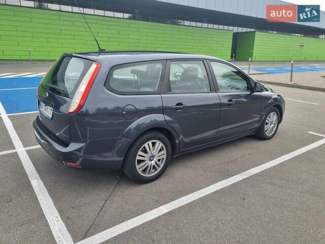 Серый Форд Фокус, объемом двигателя 2 л и пробегом 252 тыс. км за 6300 $, фото 5 на Automoto.ua