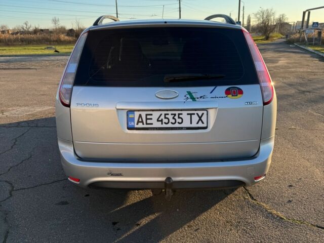 Серый Форд Фокус, объемом двигателя 1.6 л и пробегом 257 тыс. км за 6000 $, фото 3 на Automoto.ua