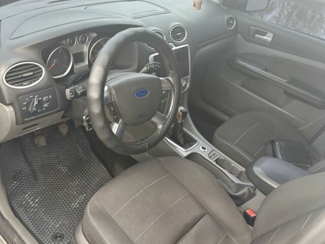 Сірий Форд Фокус, об'ємом двигуна 1.8 л та пробігом 270 тис. км за 4500 $, фото 6 на Automoto.ua