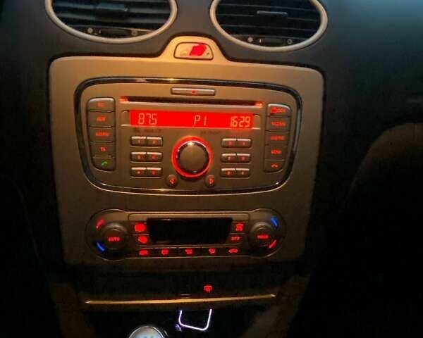 Серый Форд Фокус, объемом двигателя 1.6 л и пробегом 190 тыс. км за 5350 $, фото 9 на Automoto.ua