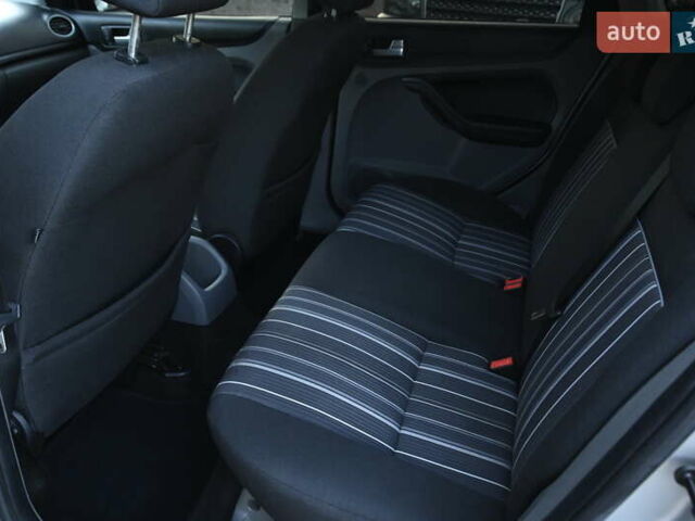 Серый Форд Фокус, объемом двигателя 1.6 л и пробегом 306 тыс. км за 4850 $, фото 24 на Automoto.ua