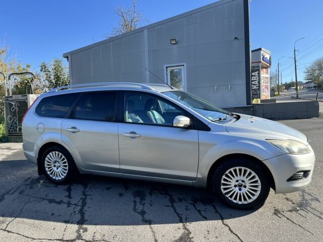 Серый Форд Фокус, объемом двигателя 1.8 л и пробегом 356 тыс. км за 4800 $, фото 2 на Automoto.ua